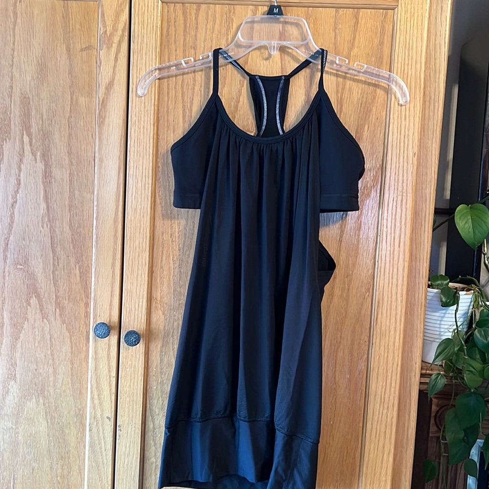 Lululemon tank with bra
PTP 13”
Band width 12